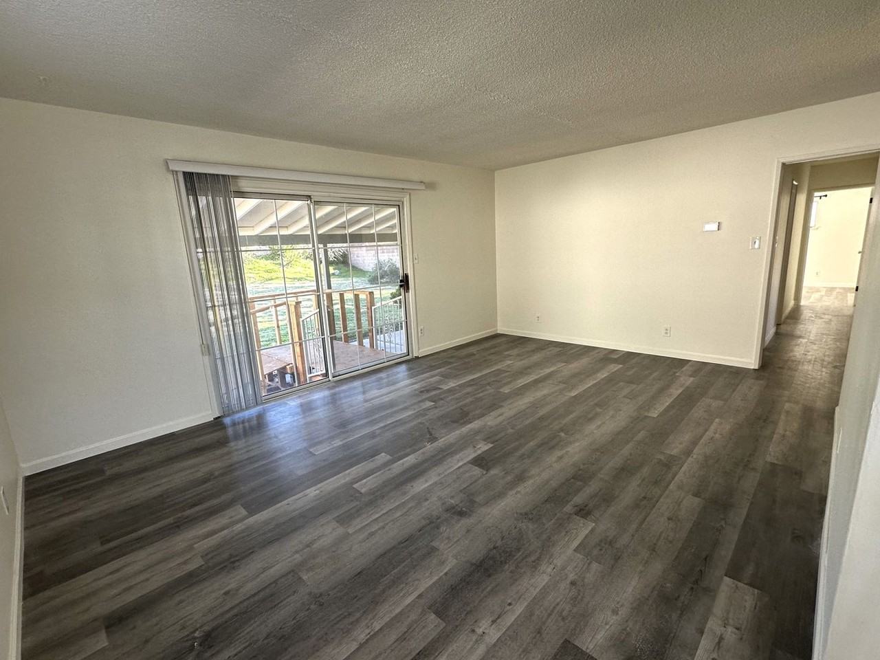 10206 Hillview Ave - Photo 3 of 13