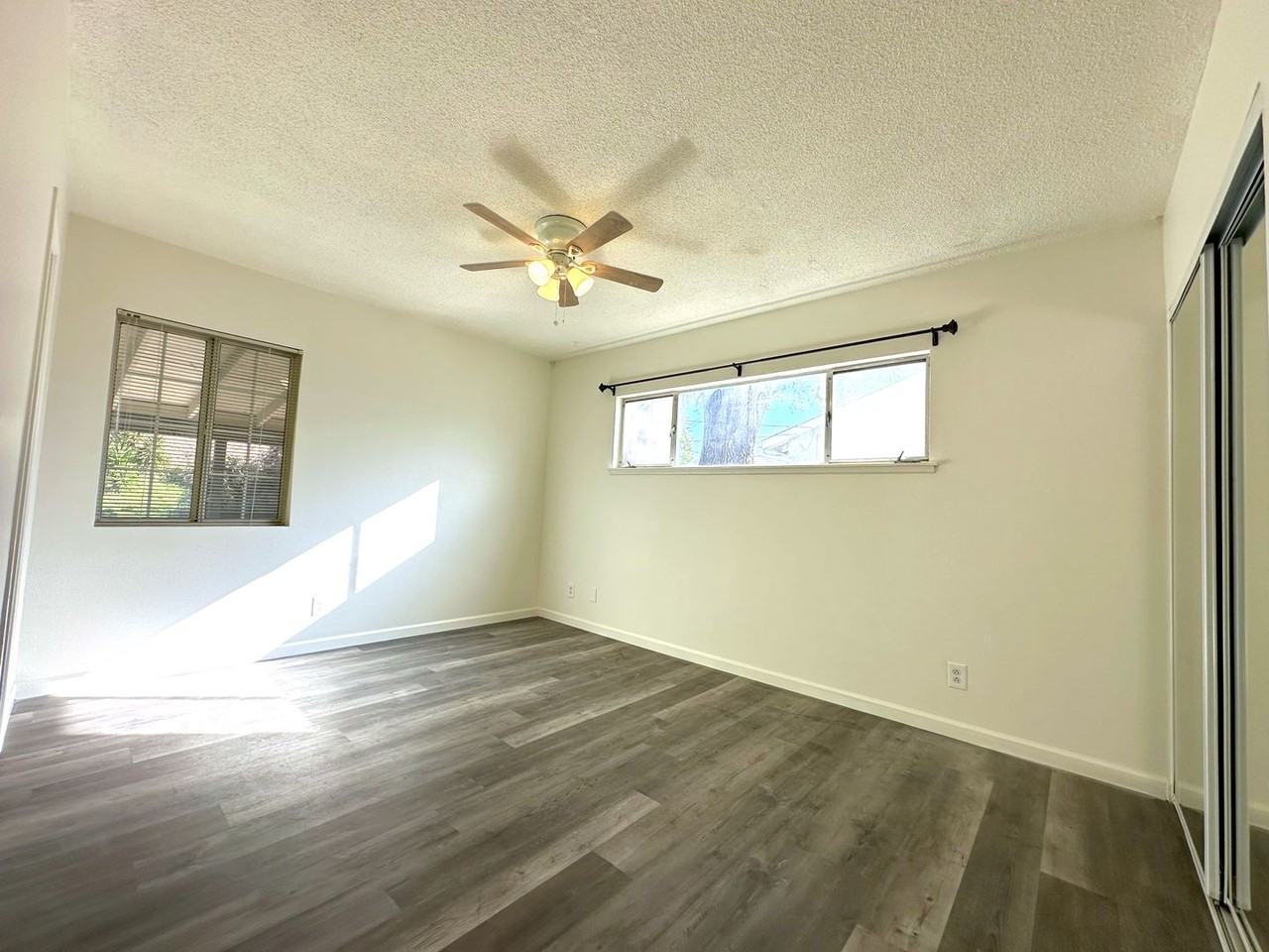 10206 Hillview Ave - Photo 7 of 13