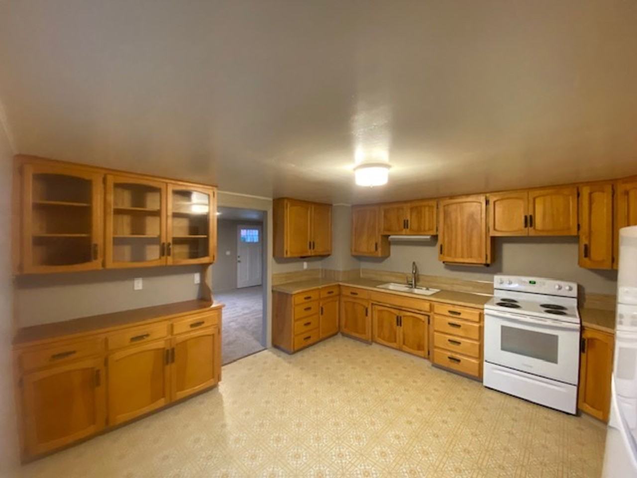 605 Laurel St - Photo 3 of 19