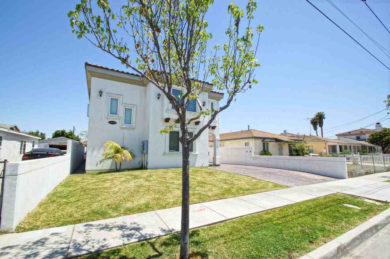 15624 Sombra Ave - Photo 3 of 45
