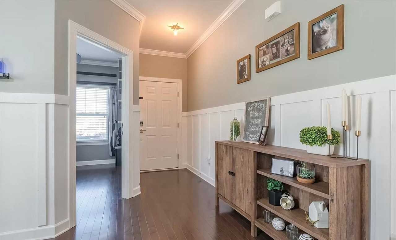 2134 Gillette Dr - Photo 3 of 34