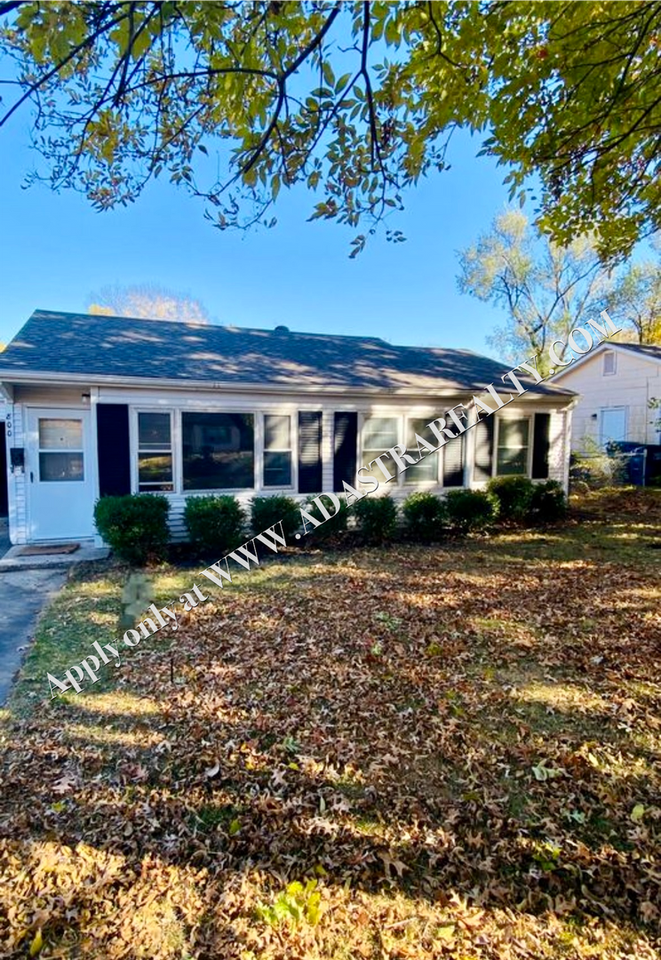 800 Crestline Dr - Photo 2 of 8