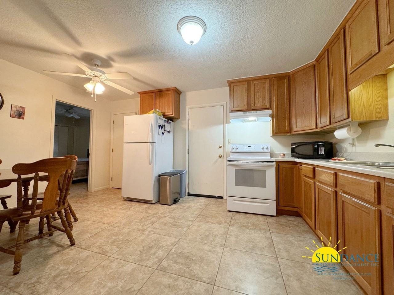 816 Lark St #8 - Photo 5 of 20