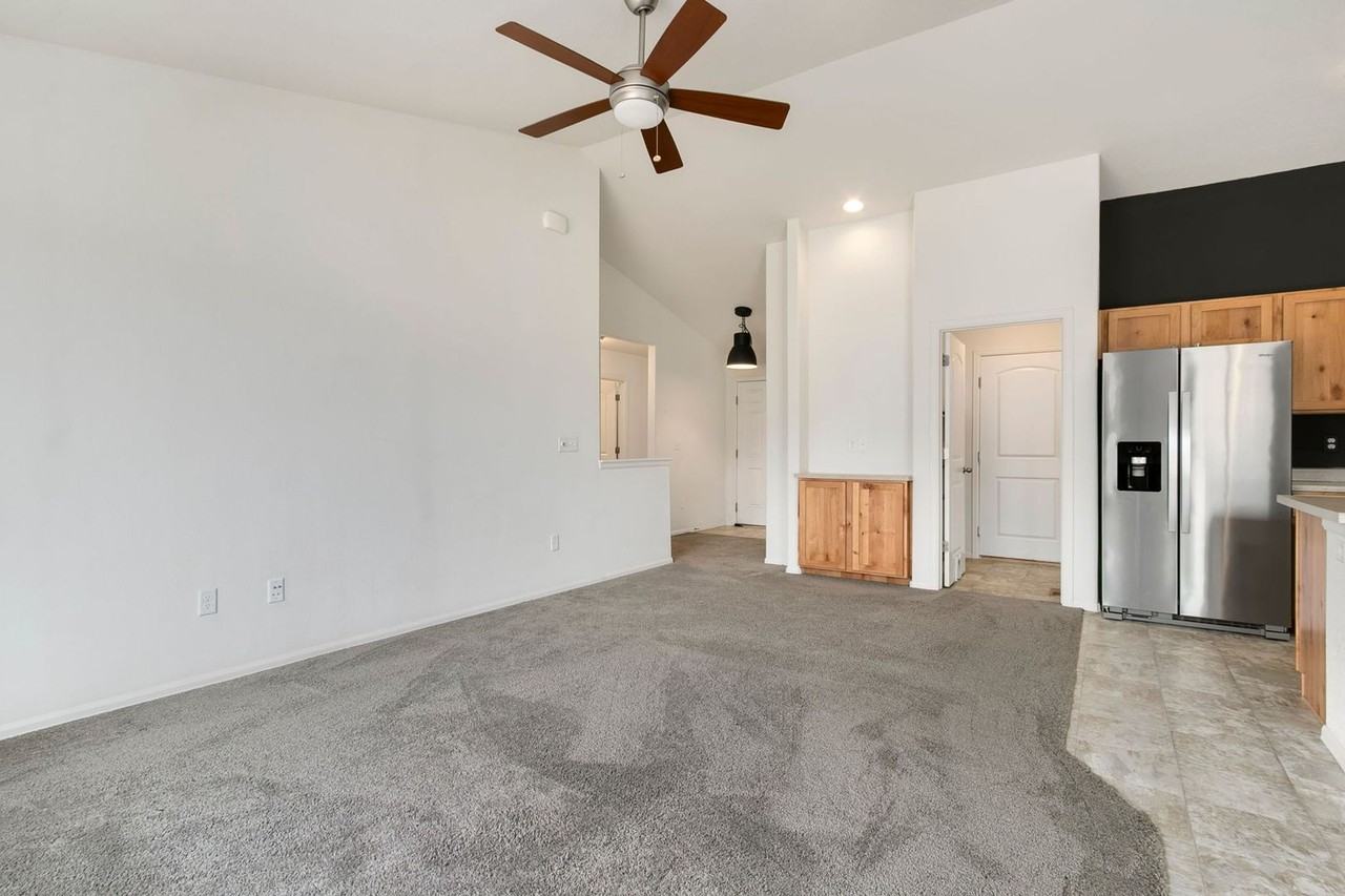 6388 Black Hills Ave - Photo 7 of 29