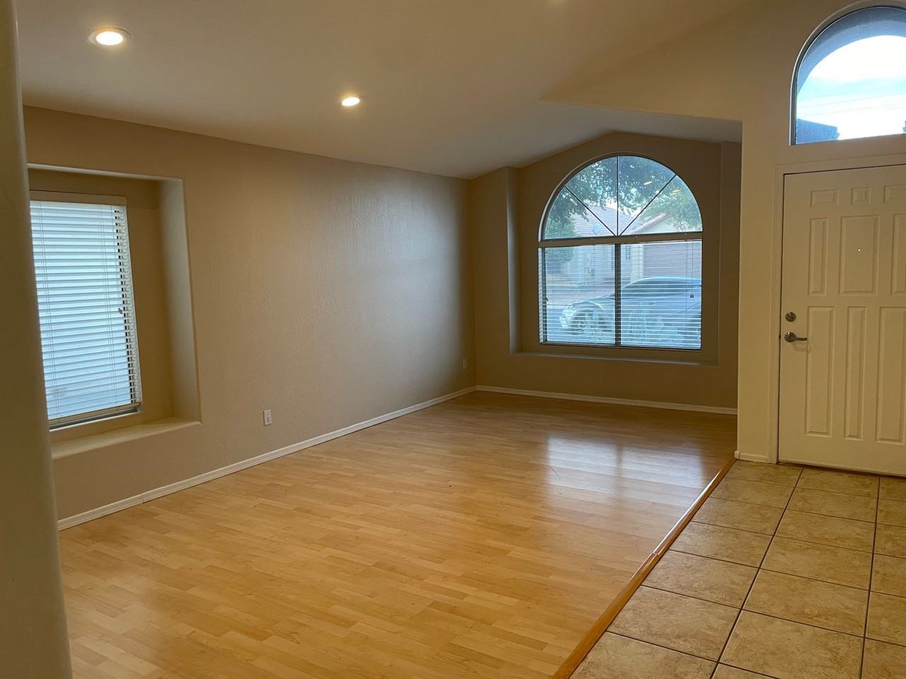 1051 W Todd Dr - Photo 3 of 42