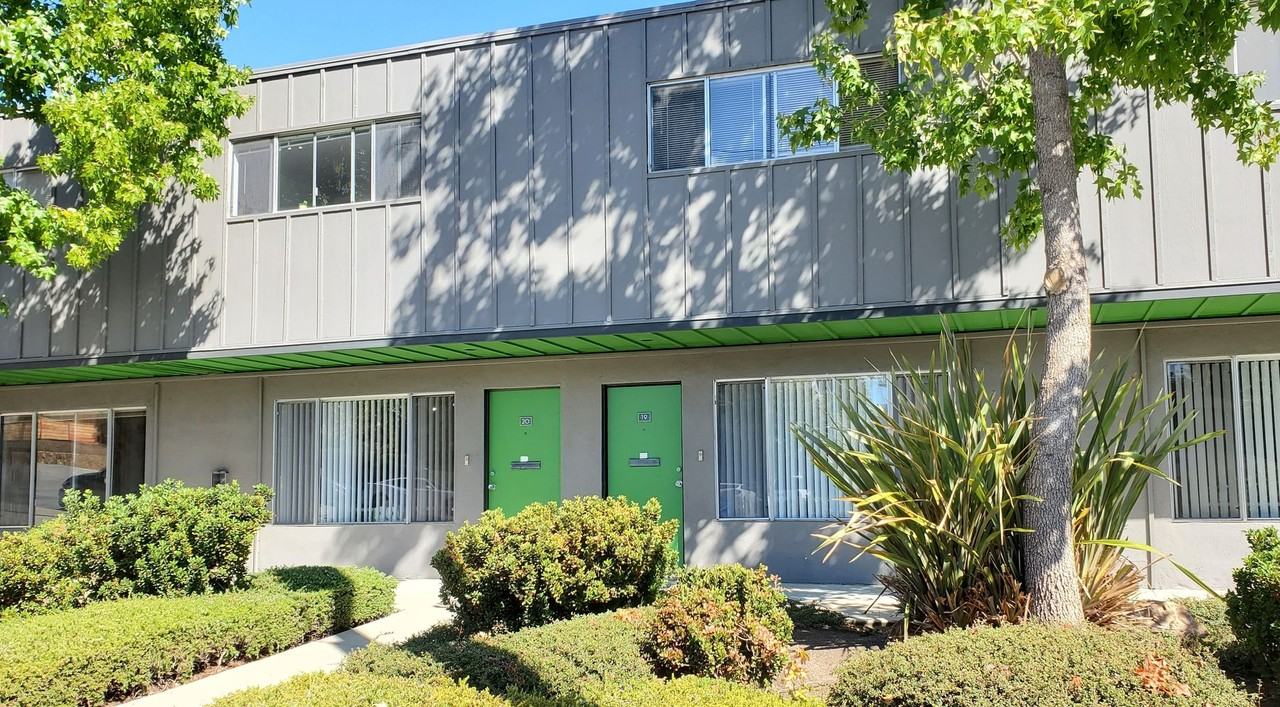 607 Grand Avenue - Photo 3 of 9