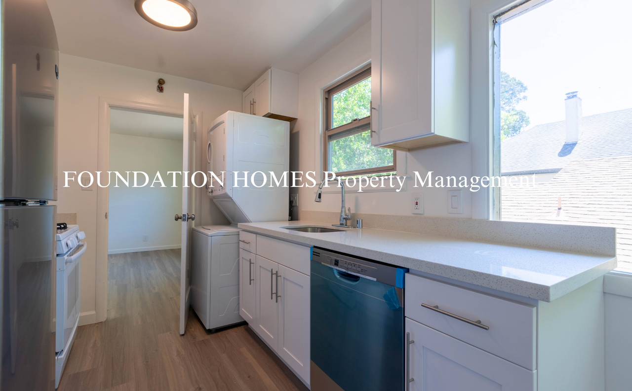 315 C Street - Photo 3 of 11