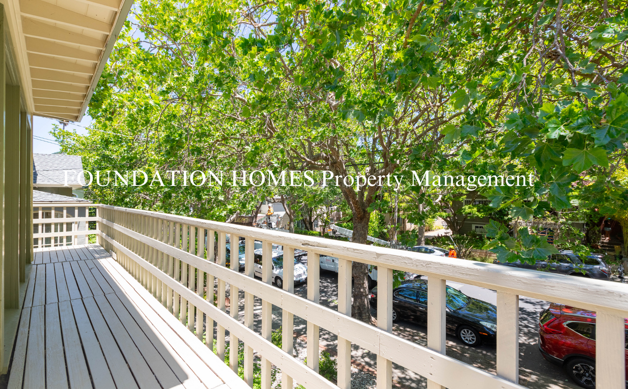 315 C Street - Photo 2 of 11