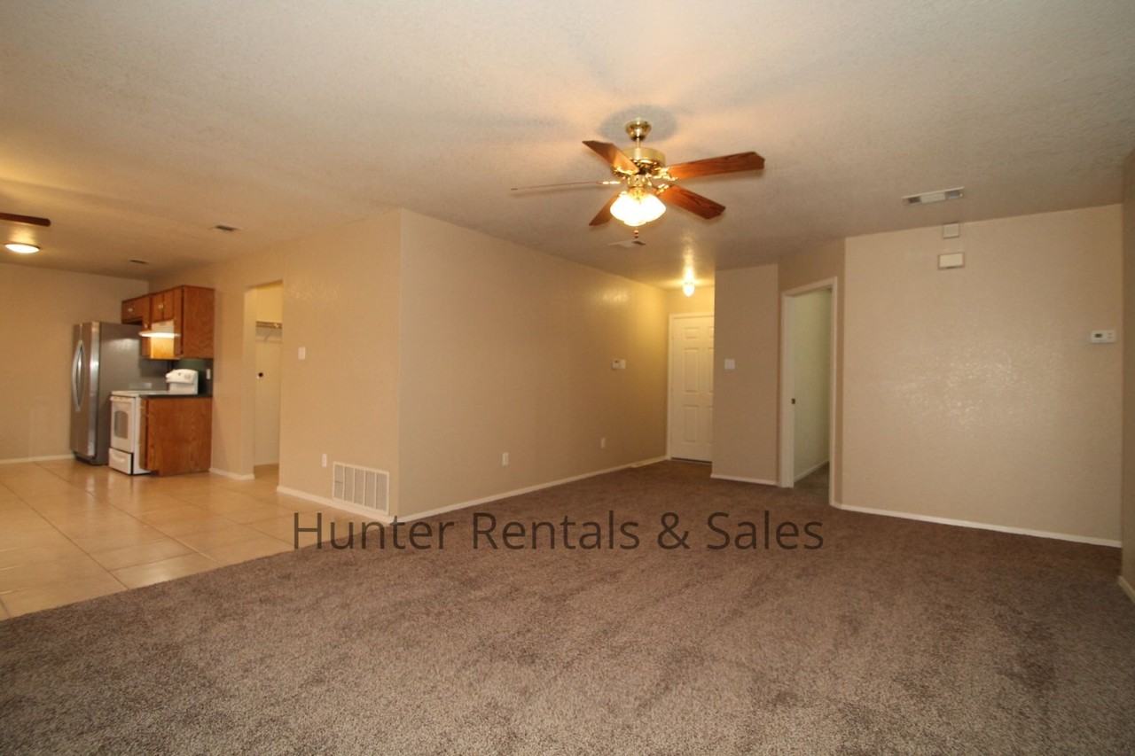 4604 Fieldcrest Dr - Photo 5 of 26