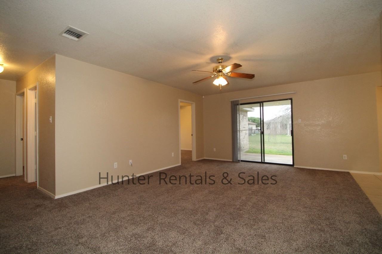 4604 Fieldcrest Dr - Photo 6 of 26