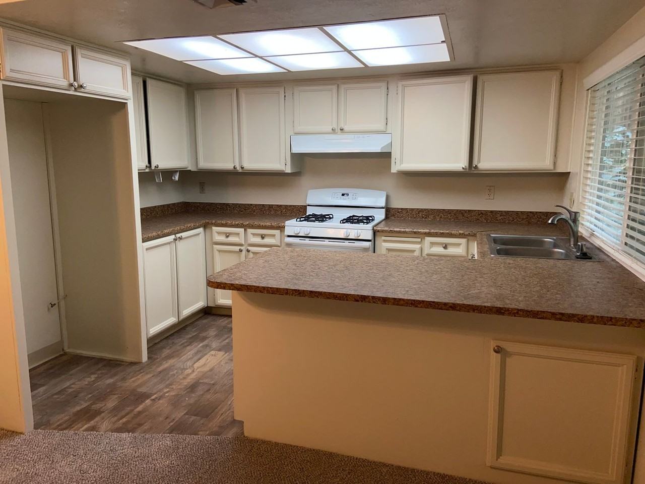 6413 Bay Hill Way - Photo 3 of 18