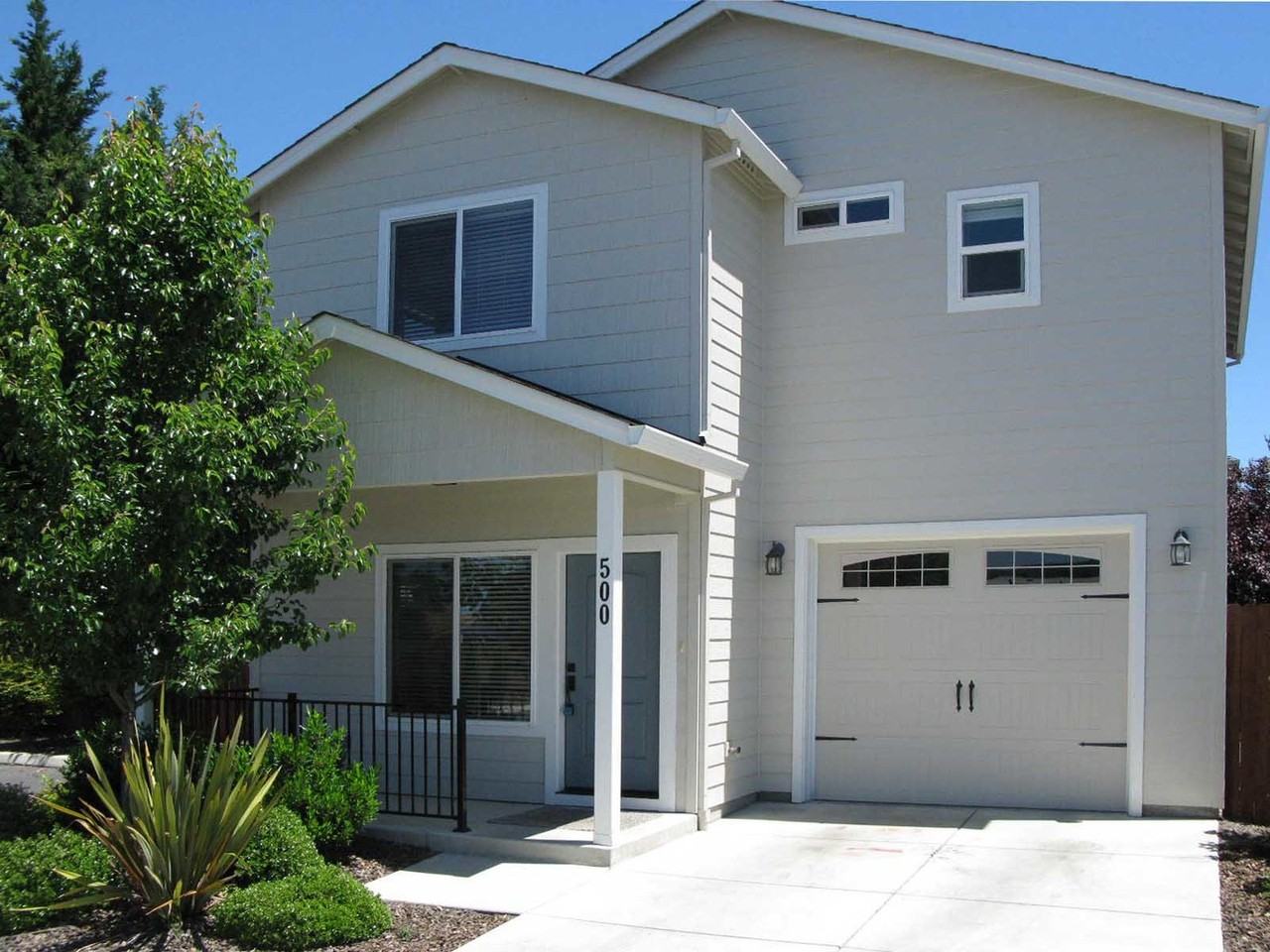 500 Gray Ct, Central Point, OR 97502 3 Bedroom House for 1,695/month