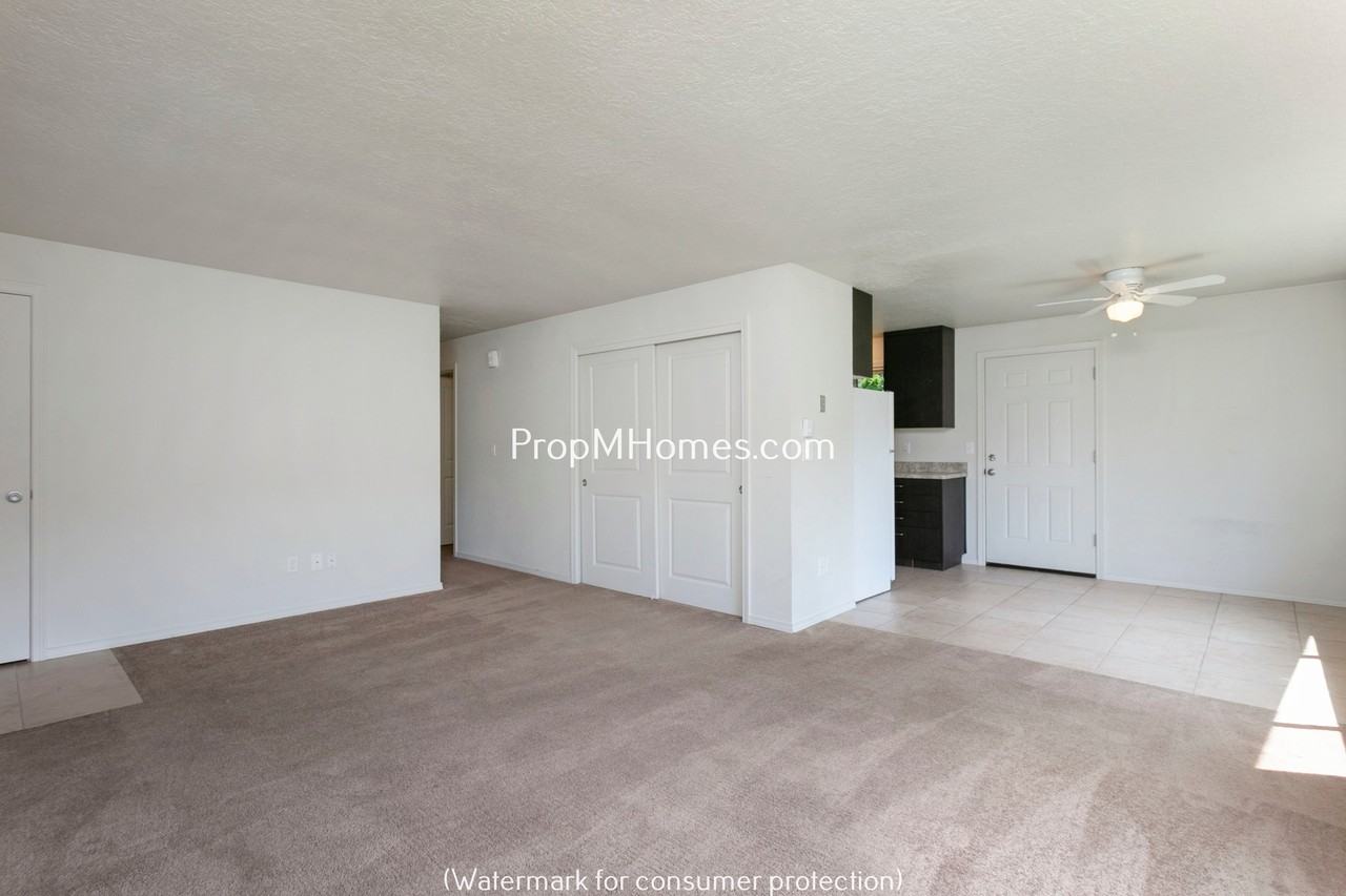15535 Ne Glisan St #1 - Photo 3 of 17