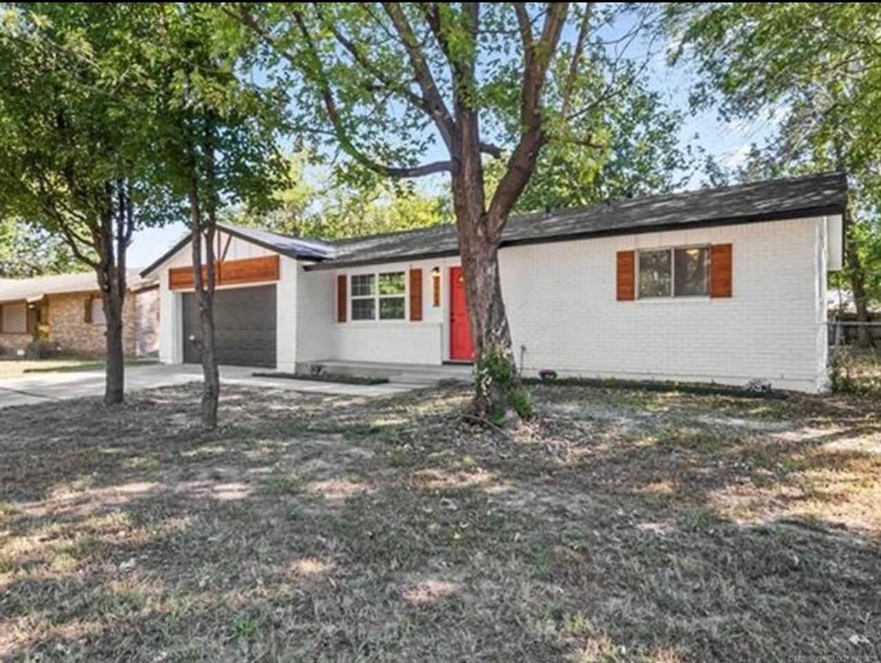 2319 S 119th East Ave - Photo 2 of 21