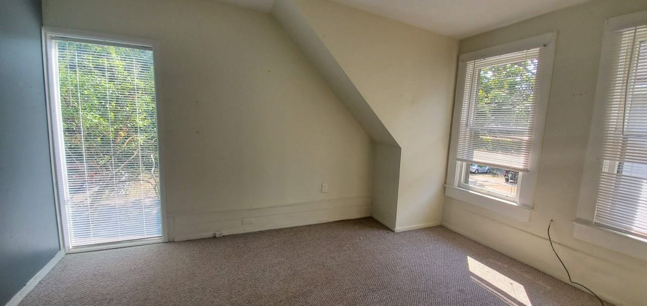 334 Catherine Street - Photo 3 of 19