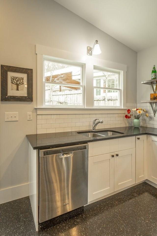 1044 Dartmouth St - Photo 3 of 50