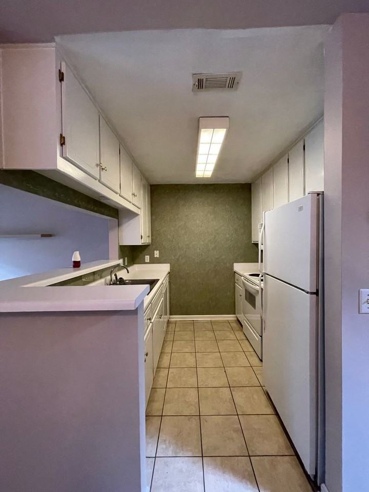 112 Foxchase Ln - Photo 5 of 15
