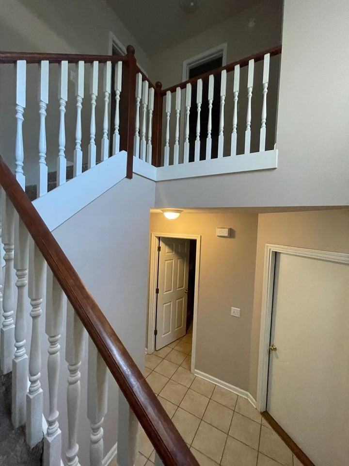 112 Foxchase Ln - Photo 7 of 15