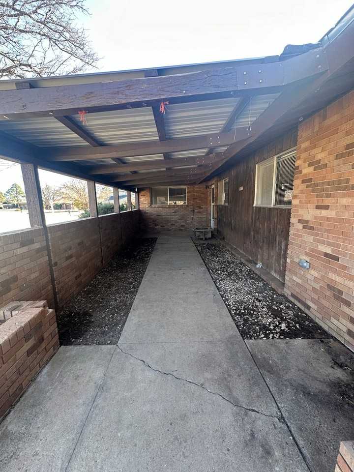 1108 Fairway Ter - Photo 3 of 34