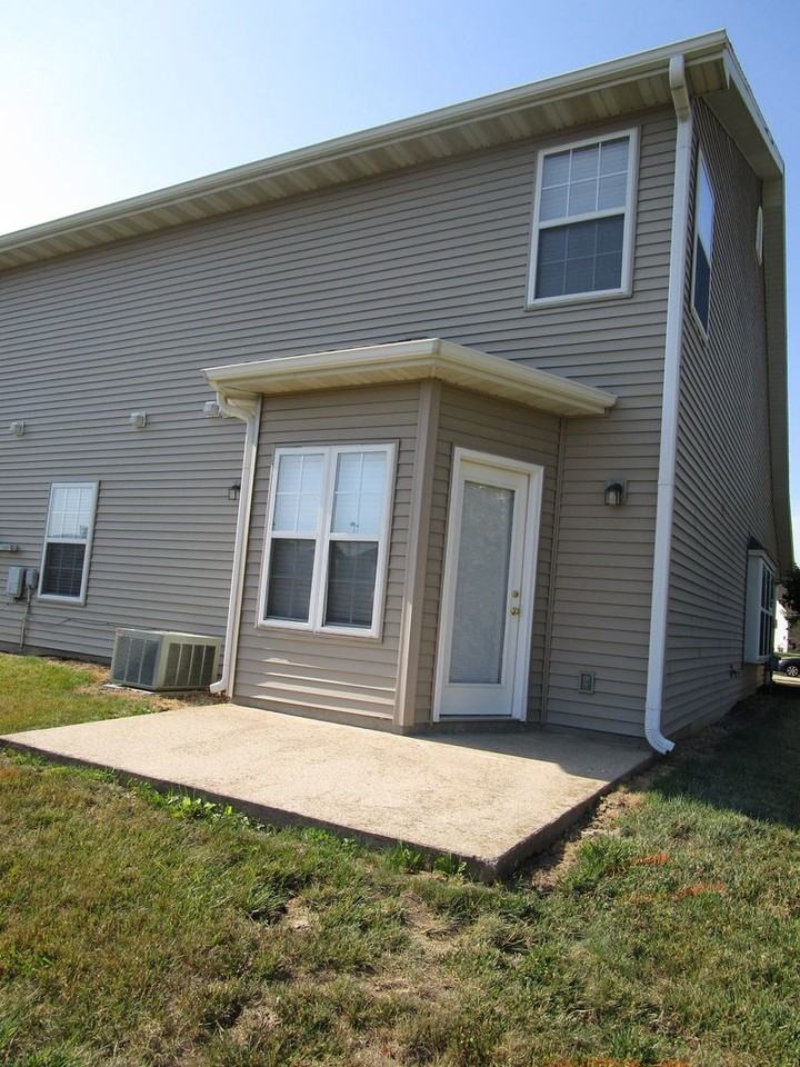 3240 Wind River Cir - Photo 2 of 44