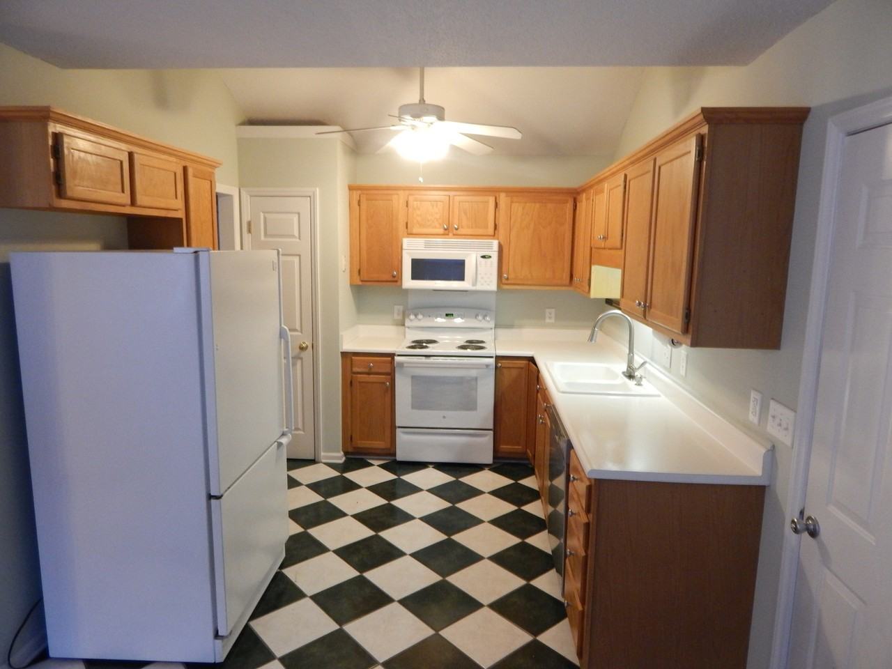 5518 Plover Ct - Photo 5 of 20