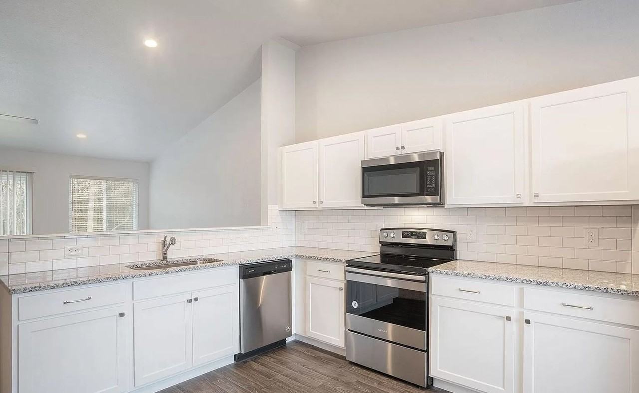2375 Bethie Dr - Photo 4 of 27