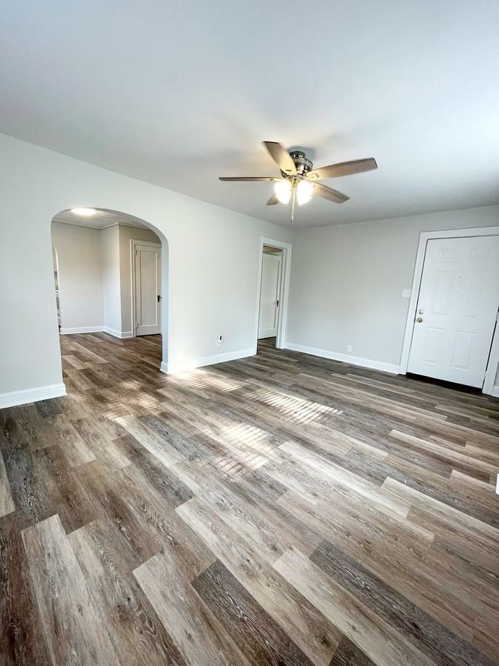 1129 N National Ave - Photo 5 of 18