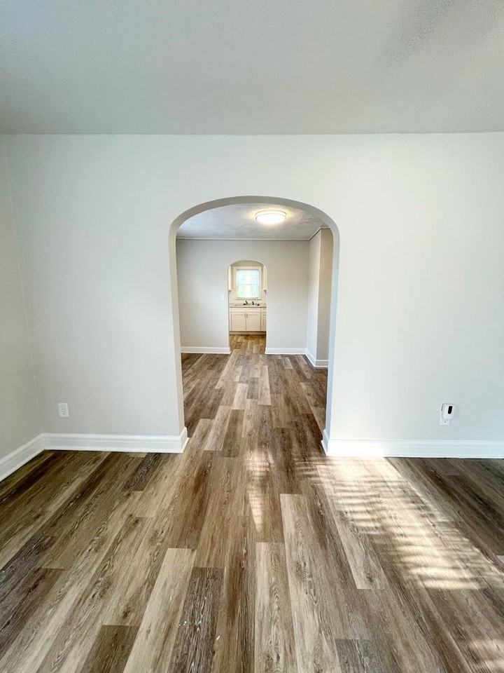 1129 N National Ave - Photo 6 of 18