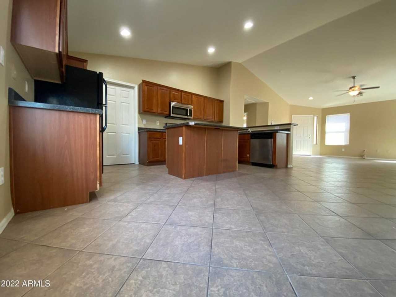 46065 W Starlight Dr - Photo 7 of 24