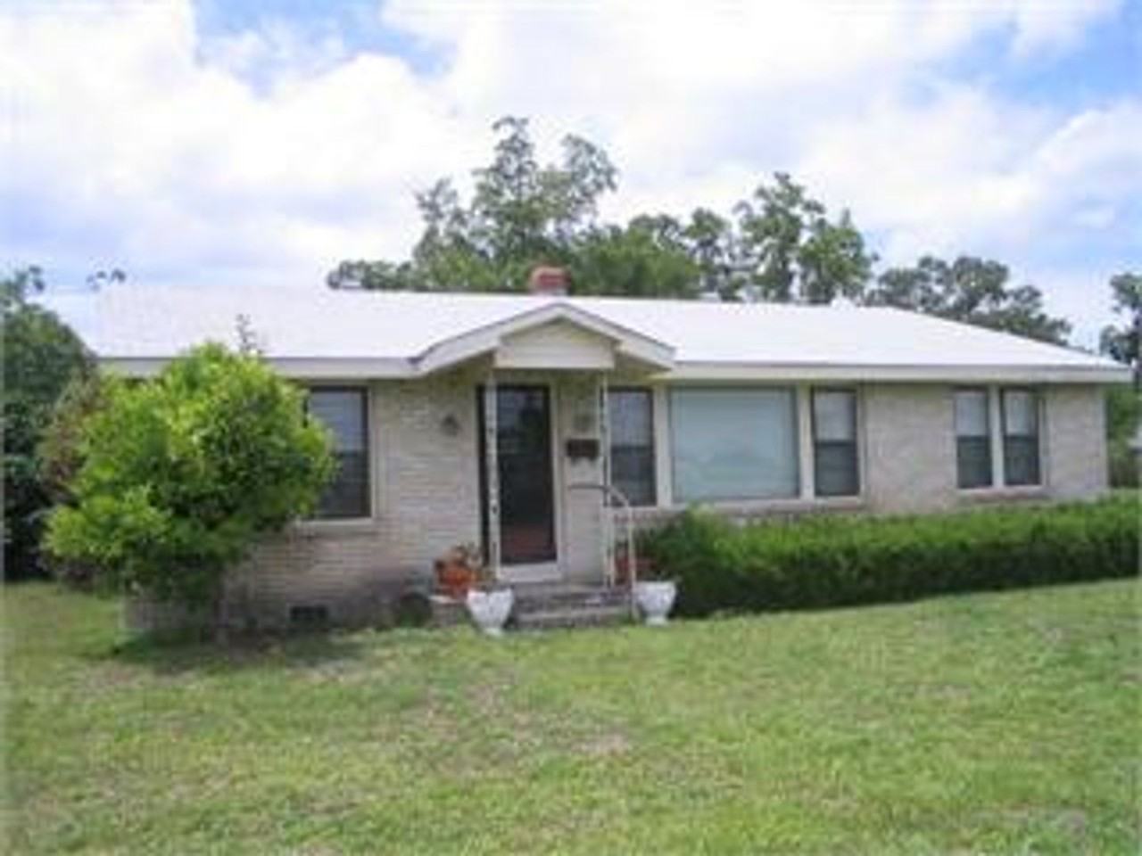 22 S Pafford St - Photo 2 of 13
