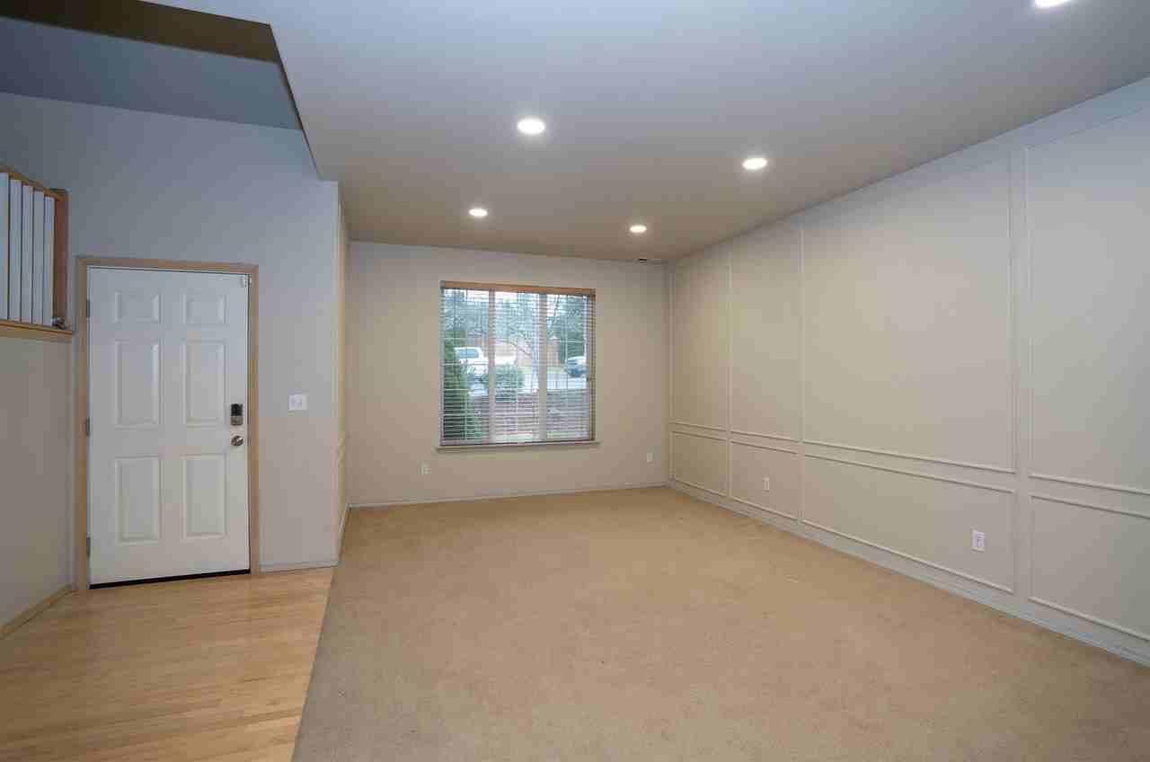 18562 97th Ave E - Photo 6 of 32