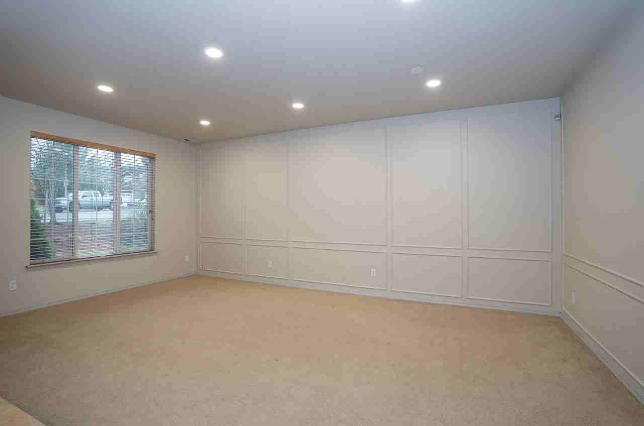 18562 97th Ave E - Photo 7 of 32