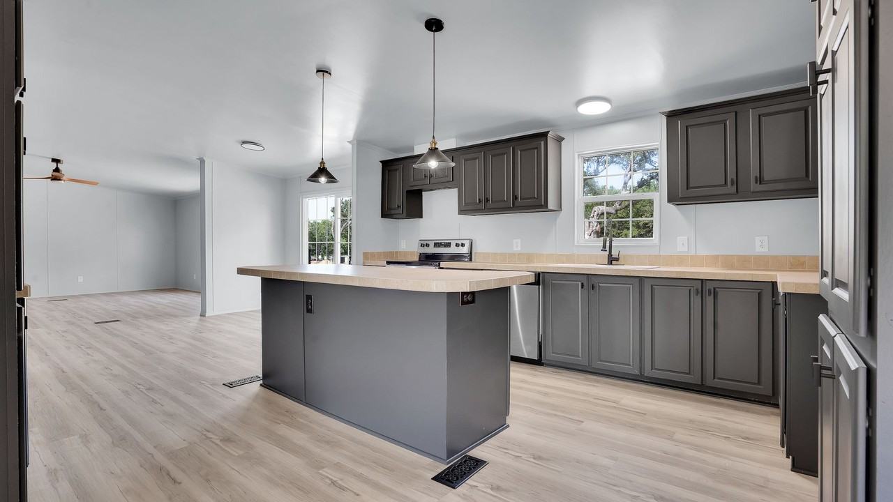 800 Richland Rd - Photo 5 of 35