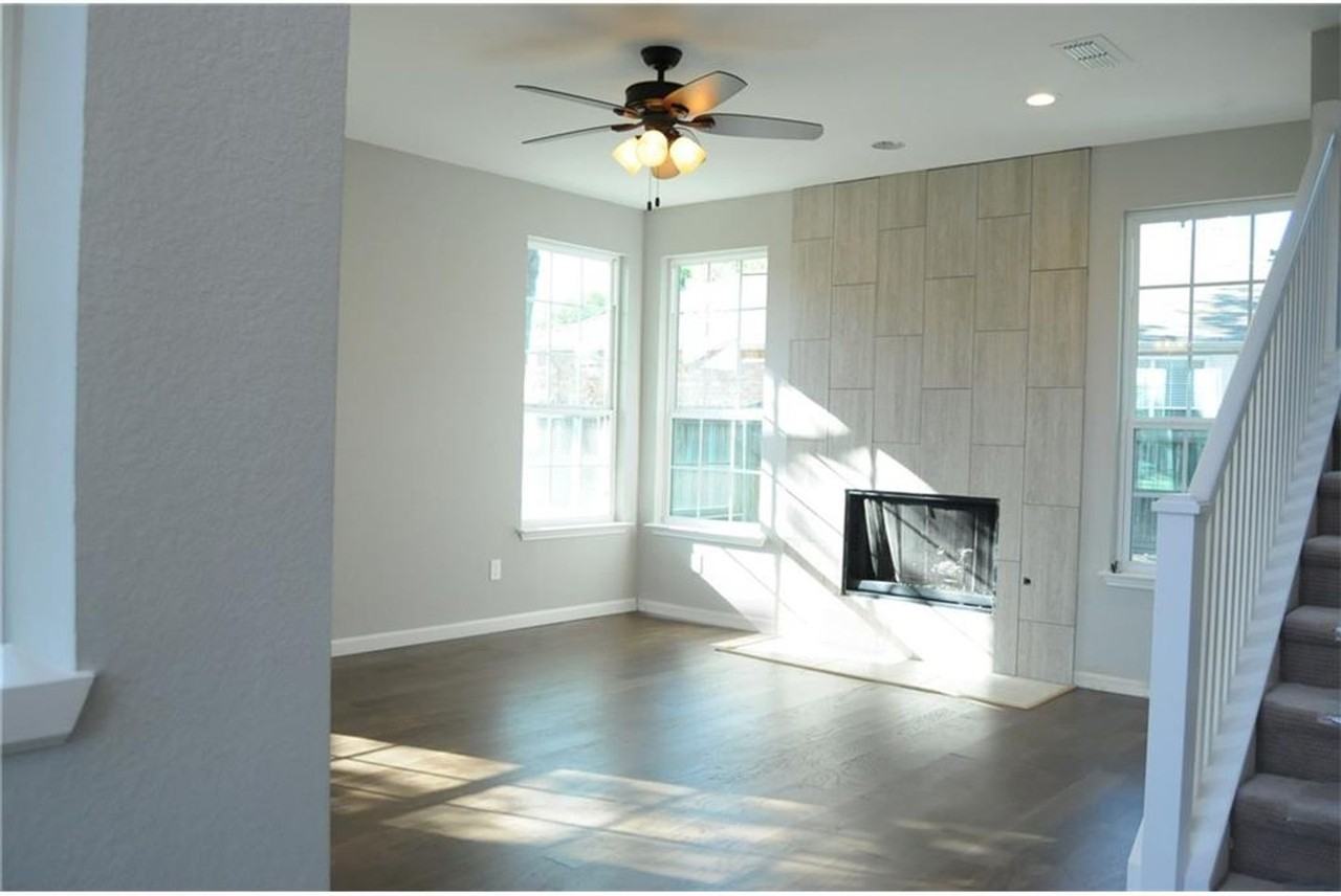 923 Felicia Ln - Photo 3 of 47