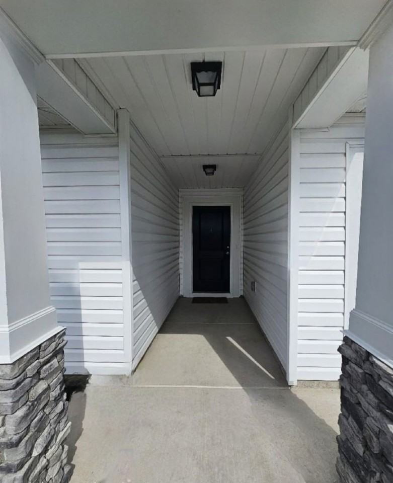 182 Foxford Dr - Photo 2 of 22
