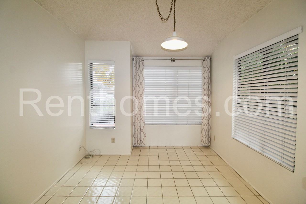 13845 Davenport Ave - Photo 4 of 29
