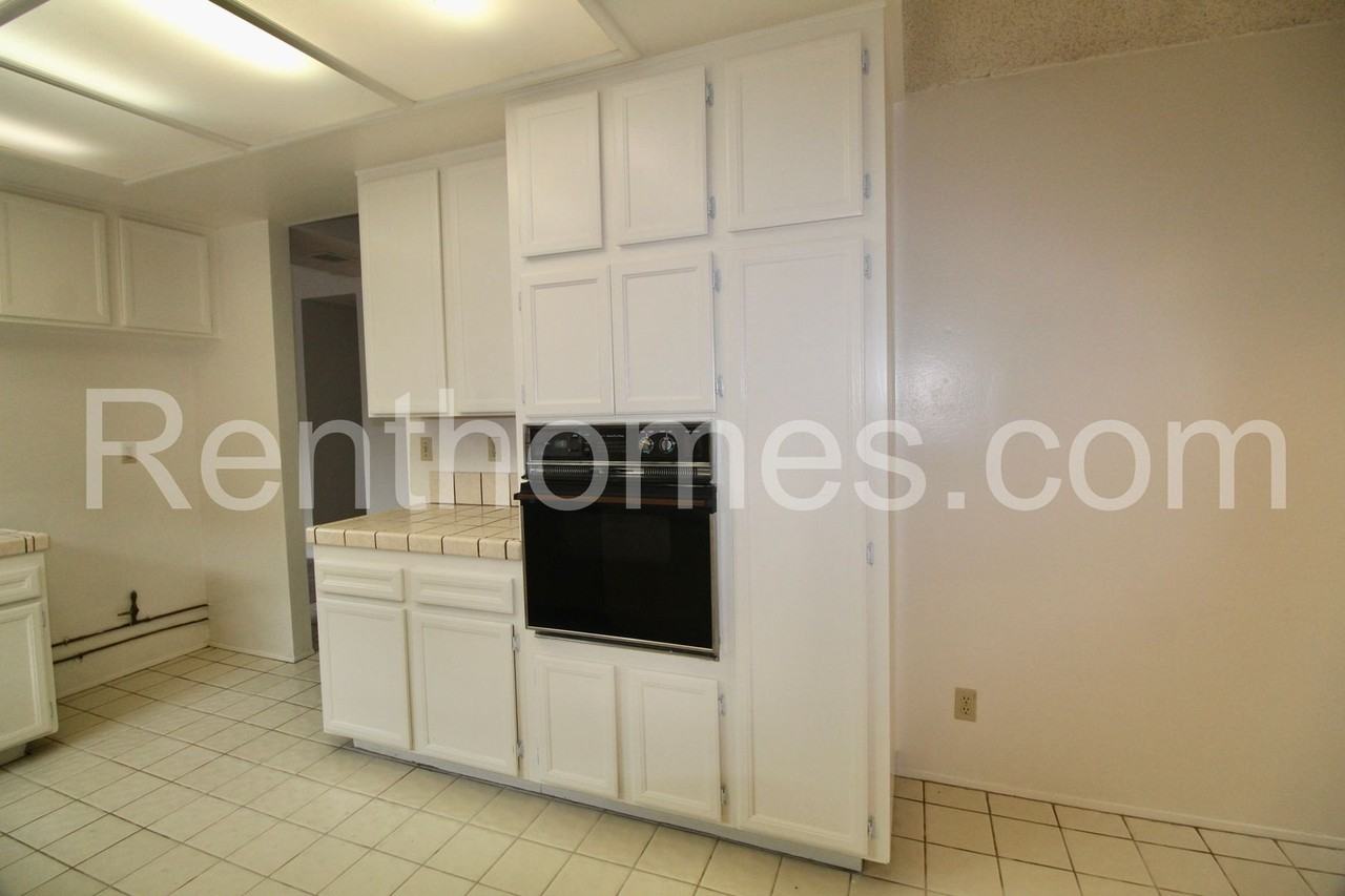 13845 Davenport Ave - Photo 6 of 29