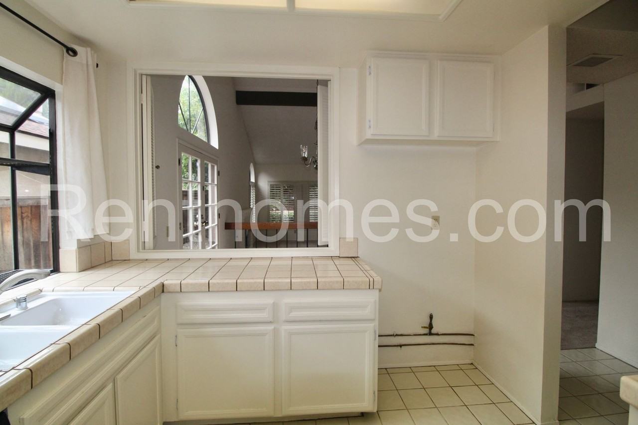 13845 Davenport Ave - Photo 7 of 29