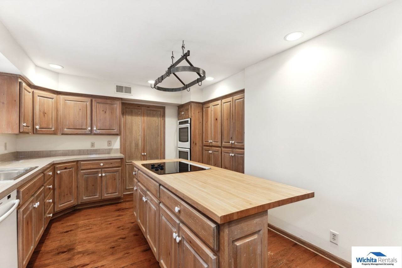 601 N Rutland St - Photo 7 of 15