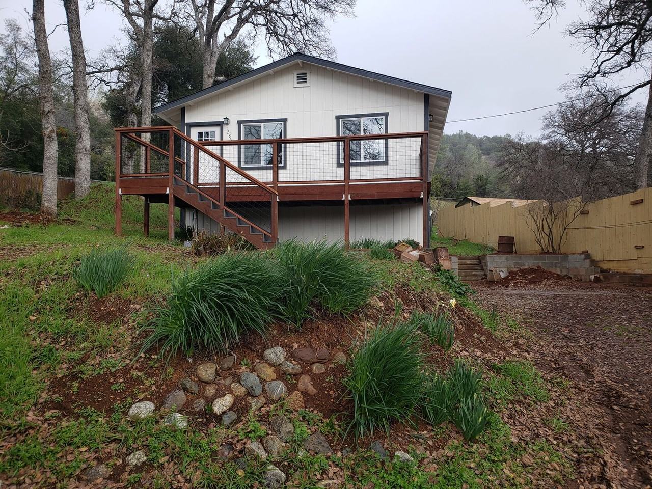 12860 Lakeview Dr - Photo 3 of 19