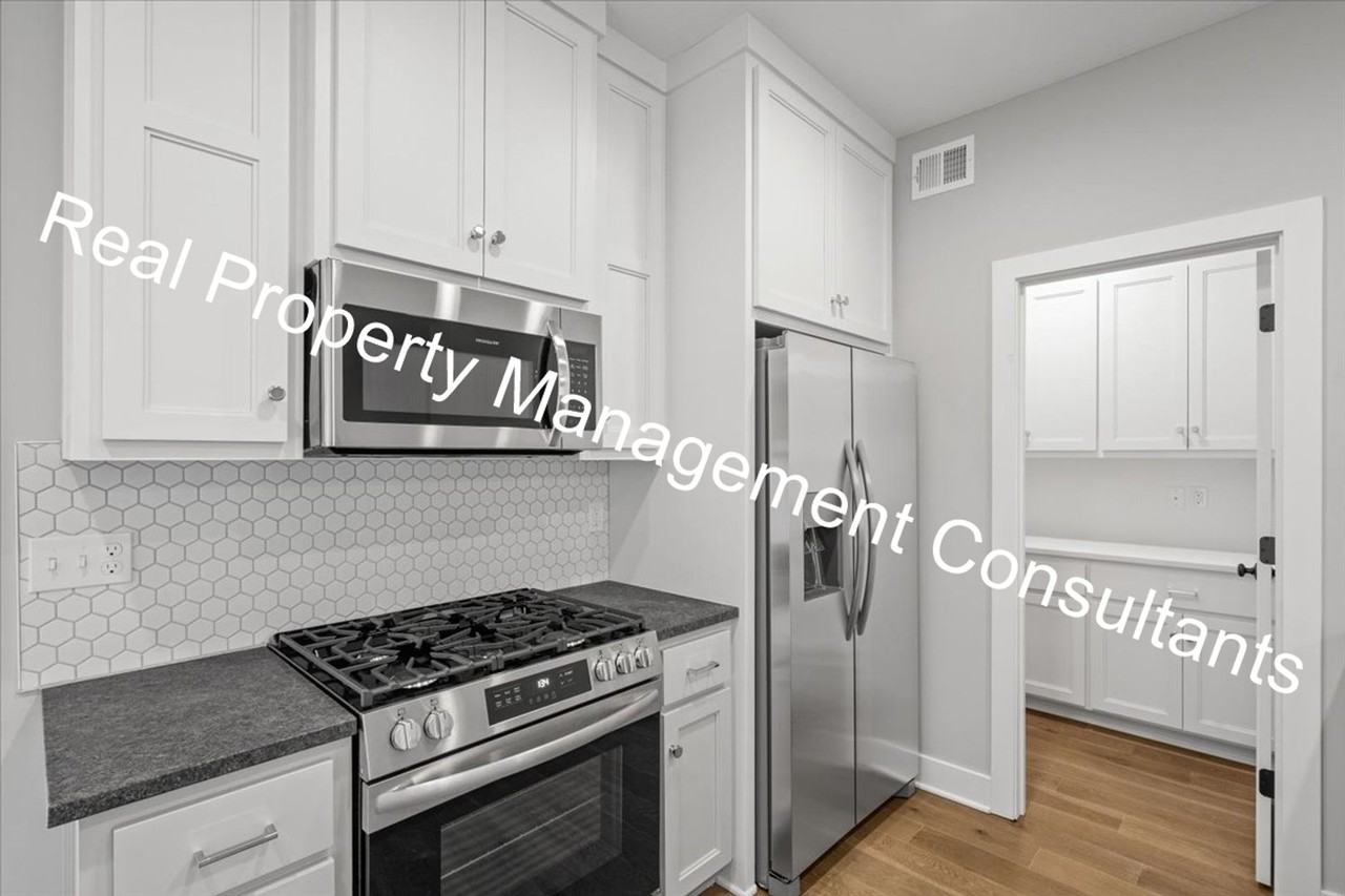 1823 Mercier St - Photo 6 of 23