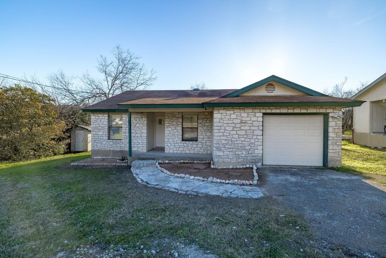 18507 Lake Terrace Dr - Photo 2 of 26