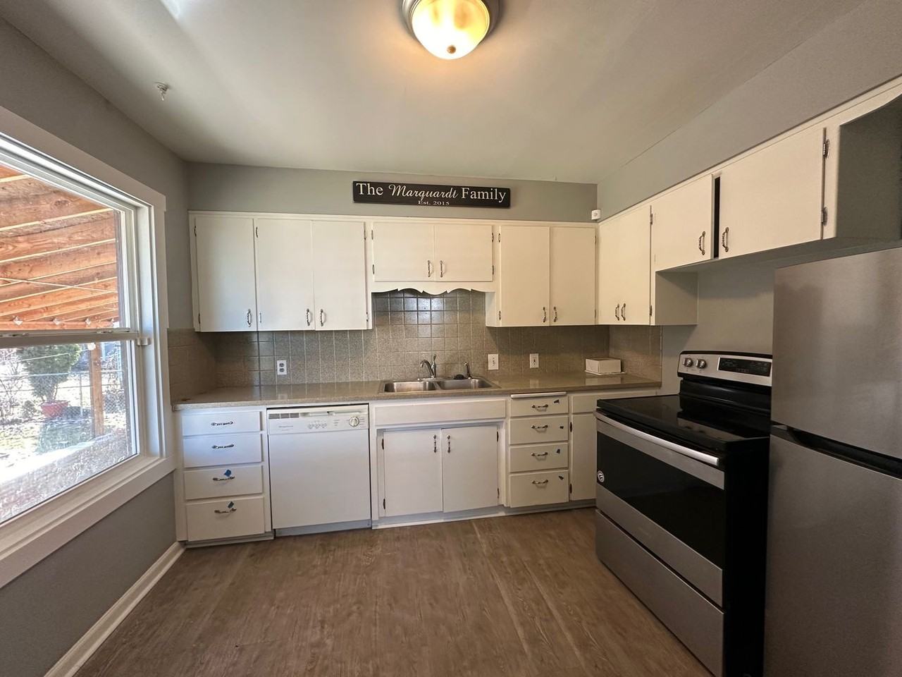 4918 N Jefferson St - Photo 3 of 26