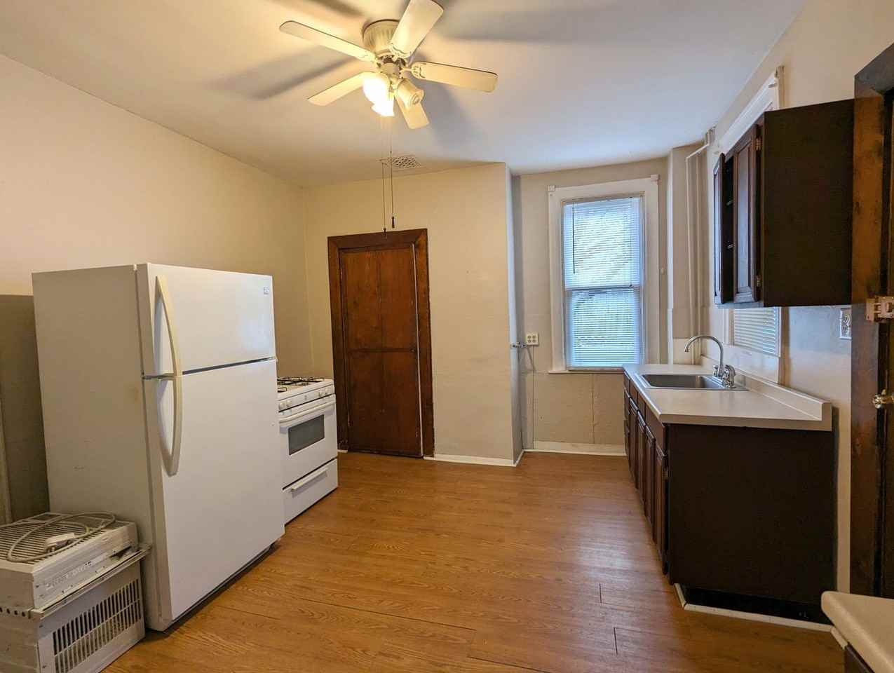 5236 Holmes St - Photo 2 of 15