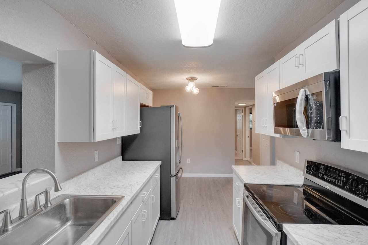 625 Slote Drive - Photo 5 of 21