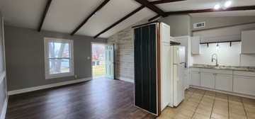 featured image of 9806 Chambers Cir