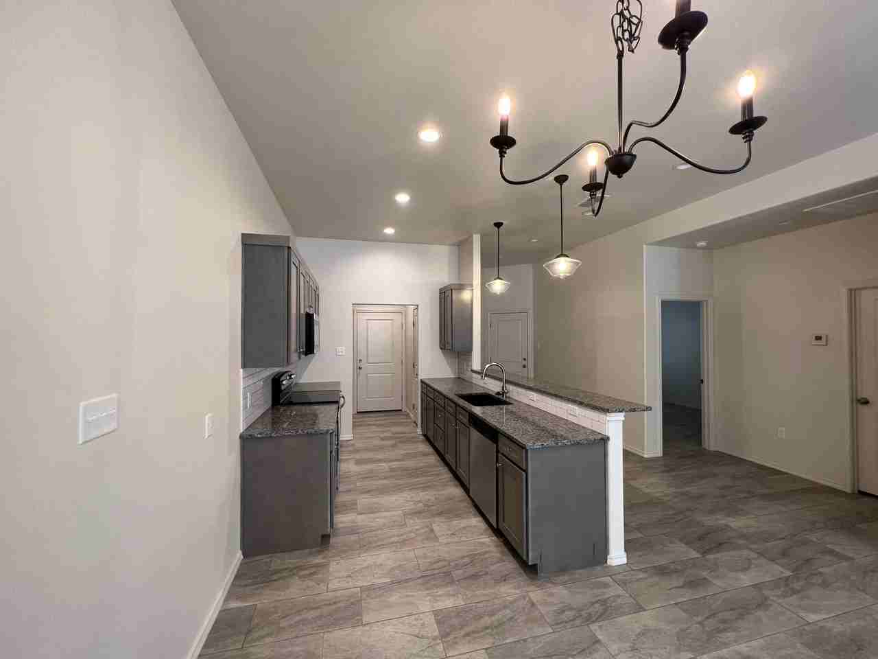 1124 N 7th St - Photo 2 of 24