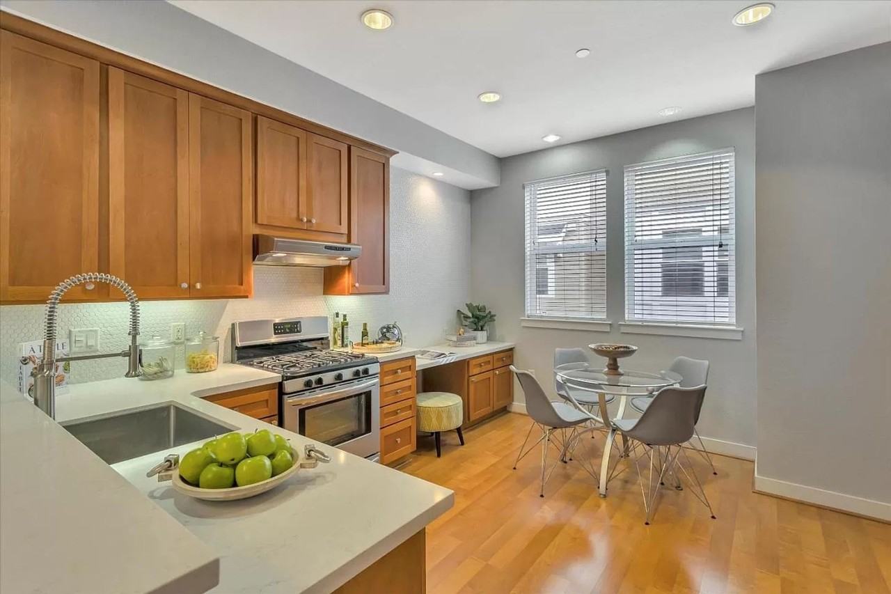 221 Grayson Ter - Photo 3 of 15