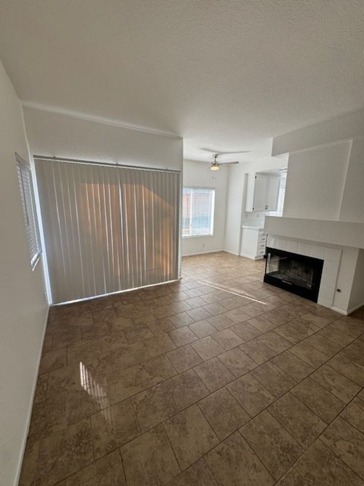 28211 Windsail Ct - Photo 4 of 42