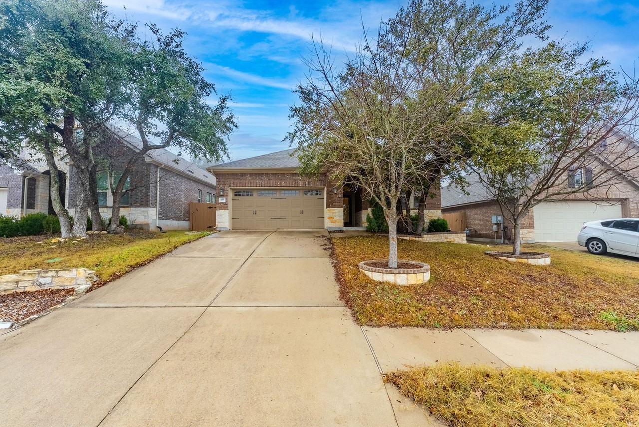 633 Cerezo Dr - Photo 3 of 24